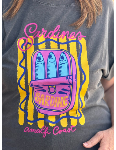 Camiseta gris efecto lavado con sardinas