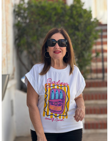 Camiseta blanca con sardinas