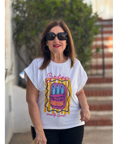 Camiseta blanca con sardinas 2