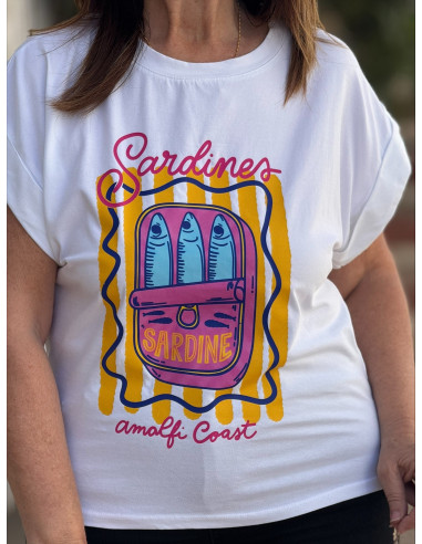 Camiseta blanca con sardinas