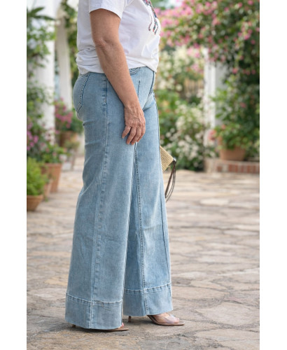 Pantalón vaquero recto de pata ancha elástico