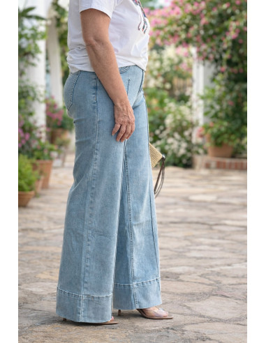 Pantalón vaquero recto de pata ancha elástico