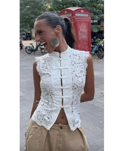 Blusa de encaje blanca mujer con cuello mao y cierre frontal