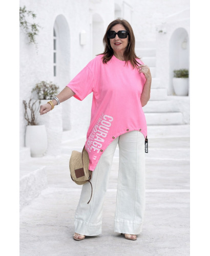 Camiseta asimétrica rosa con detalle de anillas