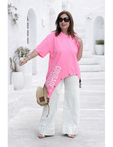 Camiseta asimétrica rosa con detalle de anillas