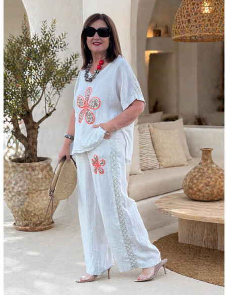 Conjunto lino bordado flor lentejuelas crudo