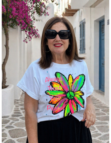 Camiseta blanca margarita flúor peace