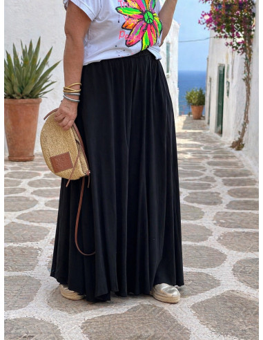 Pantalón negro pata ancha efecto falda