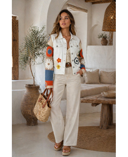 Cazadora vaquera blanca con mangas de punto y apliques... 2