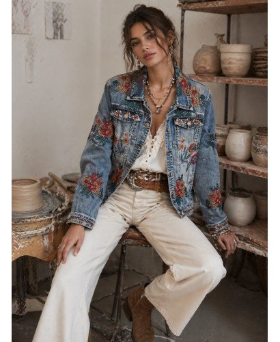 Cazadora vaquera bordada con lentejuelas 2