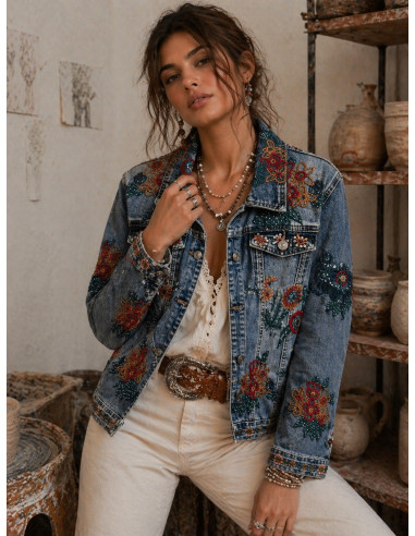 Cazadora vaquera bordada con lentejuelas