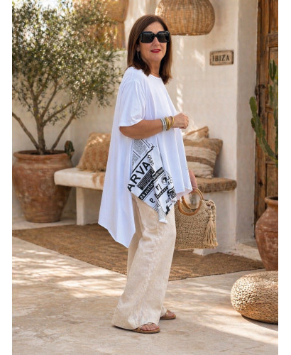 Camiseta blanca evasé con picos 2