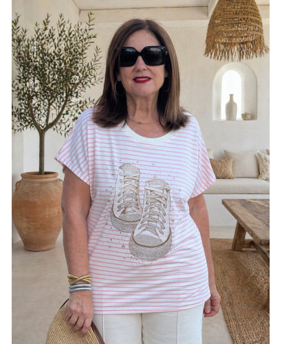 Camiseta navy rosa y blanca con deportivas strass 2