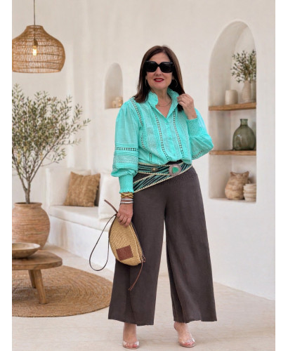 Camisa Aguamarina con Detalles Bordados y Microplisados 2