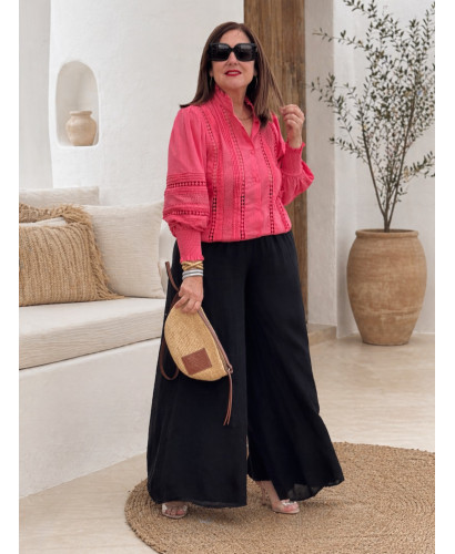 Camisa coral con Detalles Bordados y Microplisados 2