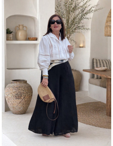 Camisa blanca con Detalles Bordados y...