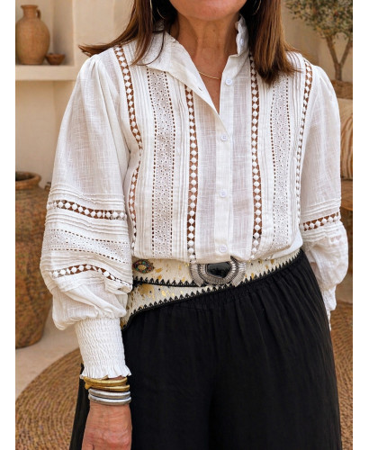 Camisa blanca con Detalles Bordados y Microplisados