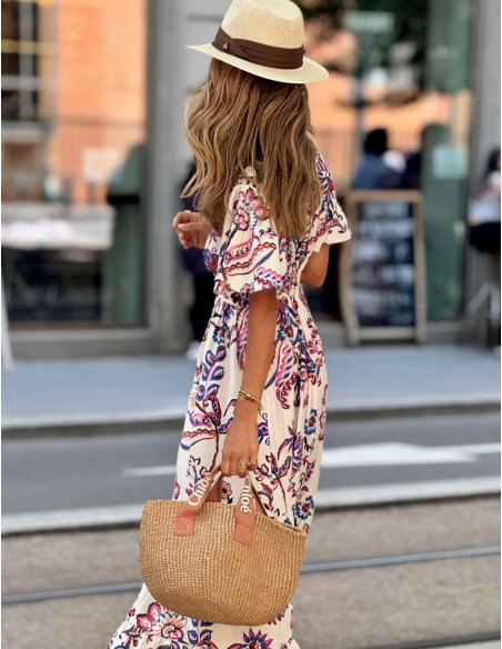 Vestido estampado con escote en pico y cintura fruncida