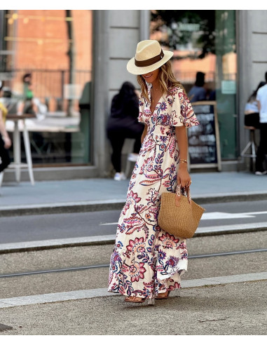 Vestido estampado con escote en pico y cintura...