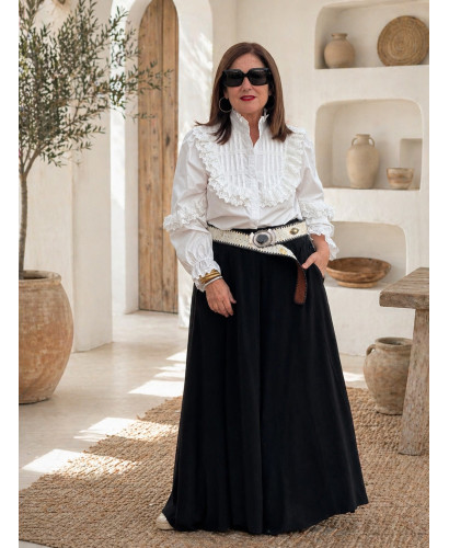 Camisa Blanca con Detalles Bordados y Volantes 2