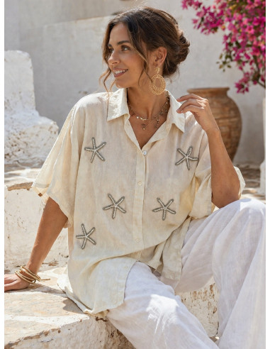 Camisa Tostada con Estrellas de Mar Bordadas