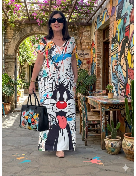 Vestido Largo con Estampado Artístico de Personaje y Graffiti