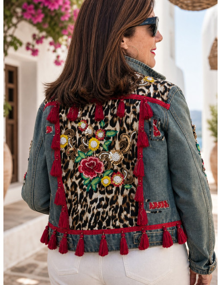 Cazadora Vaquera Bordada con Animal Print y Borlas