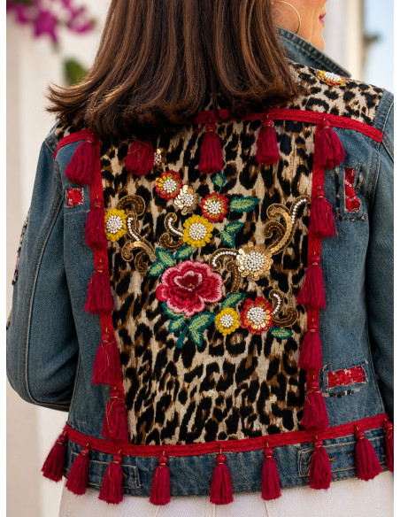 Cazadora Vaquera Bordada con Animal Print y Borlas