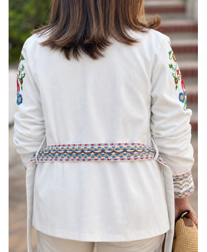 Cazadora Vaquera Blanca Bordada con Cinturón 2