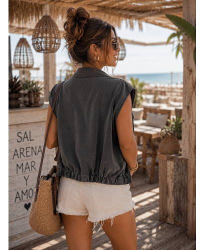 Chaleco efecto lavado gris con parche estampado 2