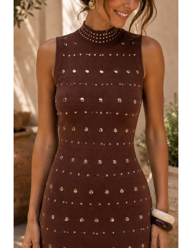 Vestido Largo Marrón con Tachas Plateadas