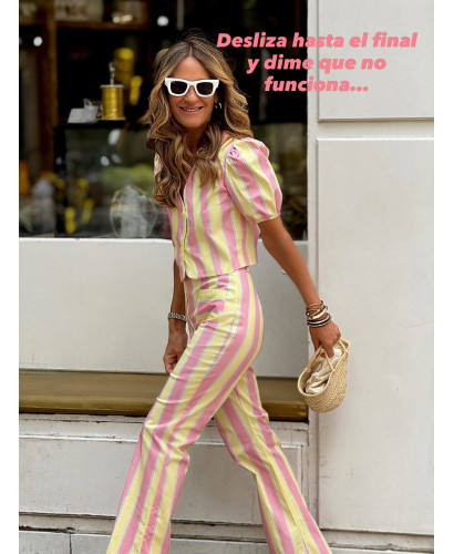 Conjunto de Rayas Amarillo y Rosa con Pantalón de Pata Ancha 2