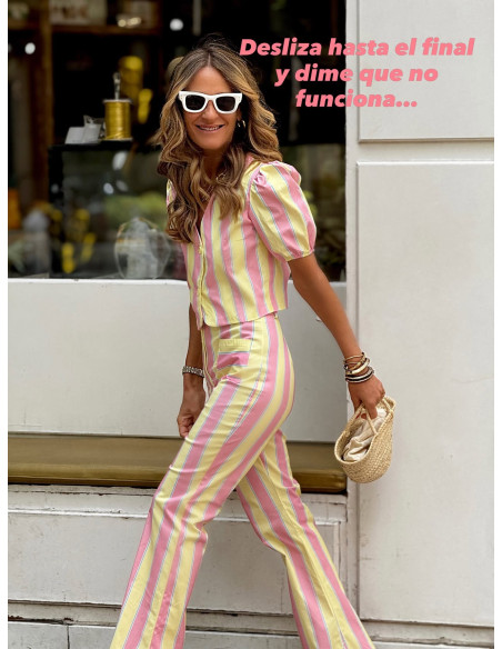 Conjunto de Rayas Amarillo y Rosa con Pantalón de Pata Ancha