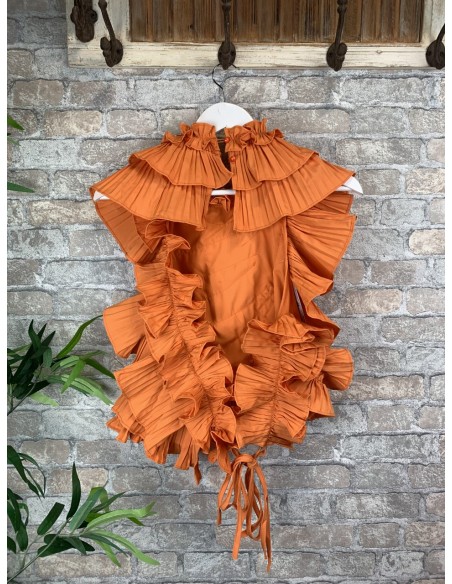 Top halter naranja con volantes