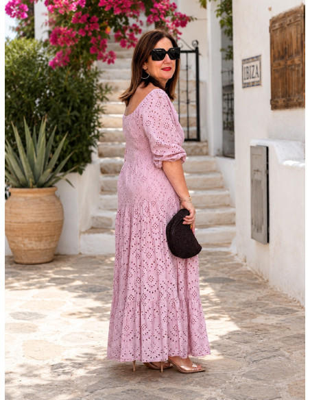 🌸 Vestido en Bordado Inglés Rosa: Elegancia y Comodidad