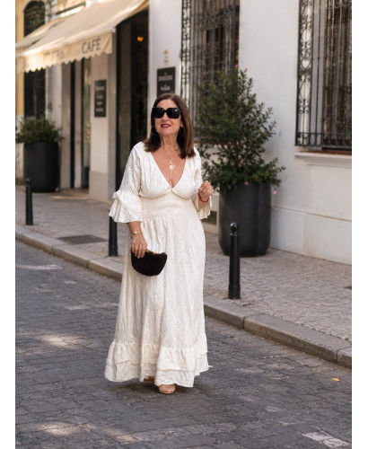 Vestido Largo en Bordado Inglés crudo con Escote de Pico