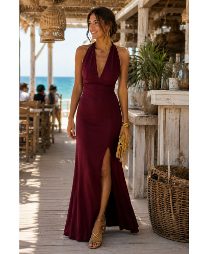 Vestido largo halter burdeos con abertura lateral