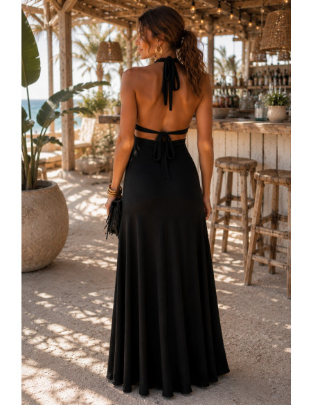 Vestido largo halter negro con abertura lateral