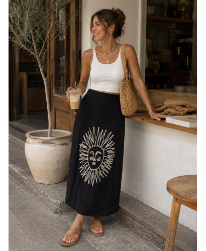 Falda sol bordada negra