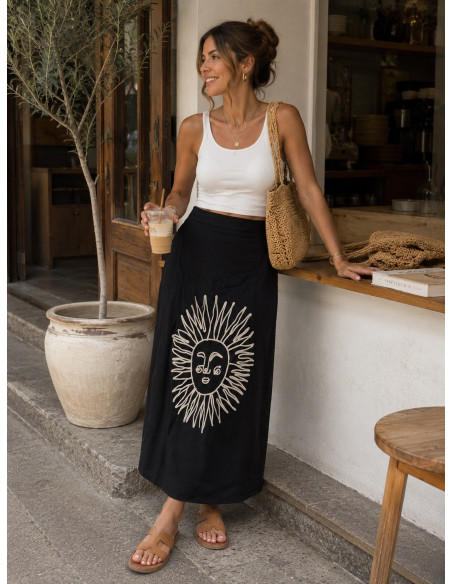 Falda sol bordada negra