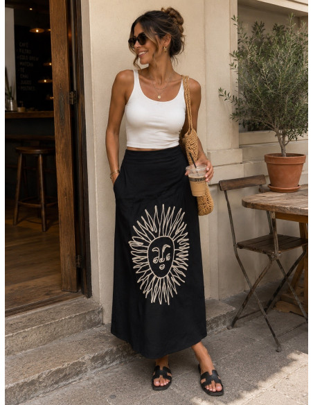 Falda sol bordada negra