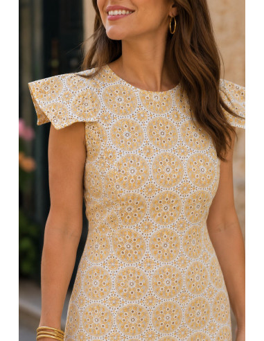 Vestido Bordado Amarillo con Hombreras