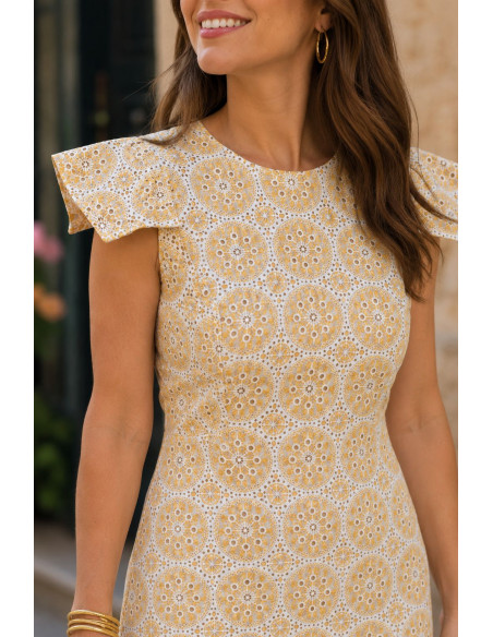 Vestido Bordado Amarillo con Hombreras