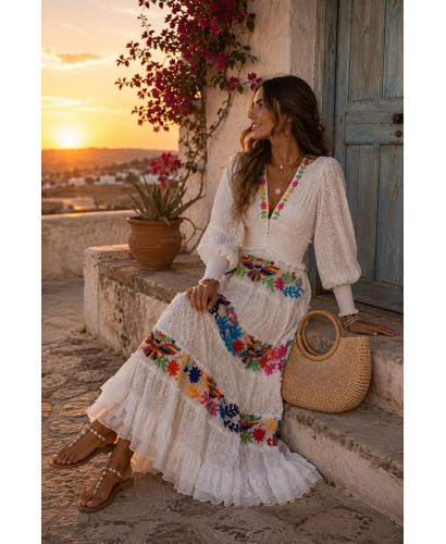 Vestido Largo Blanco Boho Bordado Multicolor con Volantes