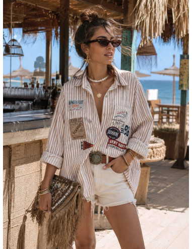 Camisa Rayas Blanco y Camel con Serigrafía