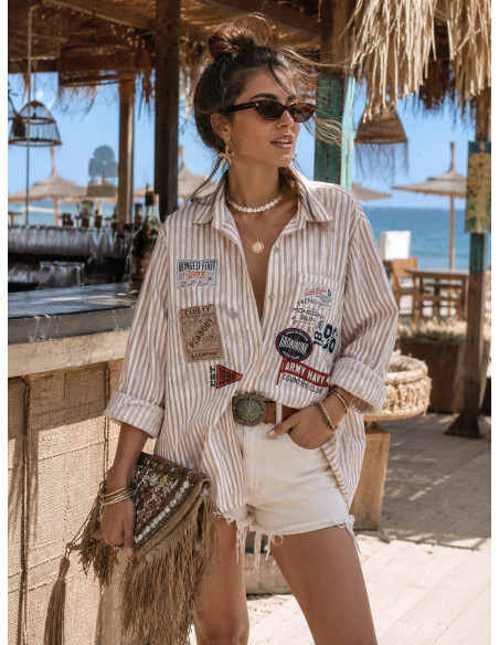Camisa Rayas Blanco y Camel con Serigrafía