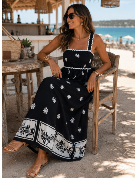 Vestido Negro con Estampado Blanco y Detalles de Piculina