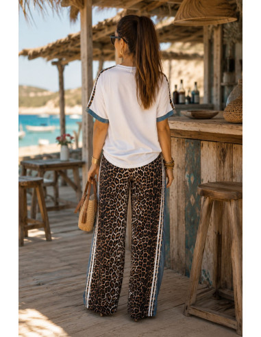 Conjunto camiseta blanca y pantalón con...