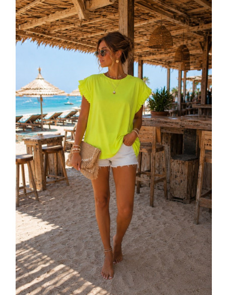 Camiseta amarilla flúor con pequeño volante en mangas