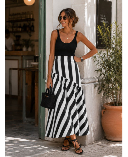 Falda de rayas blanco y negro